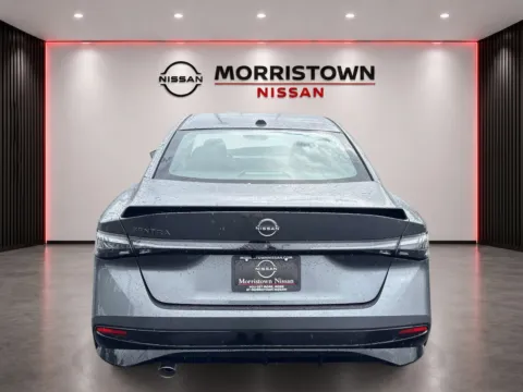 More photos of 2027 Nissan Sentra SR at Morristown Nissan, TN