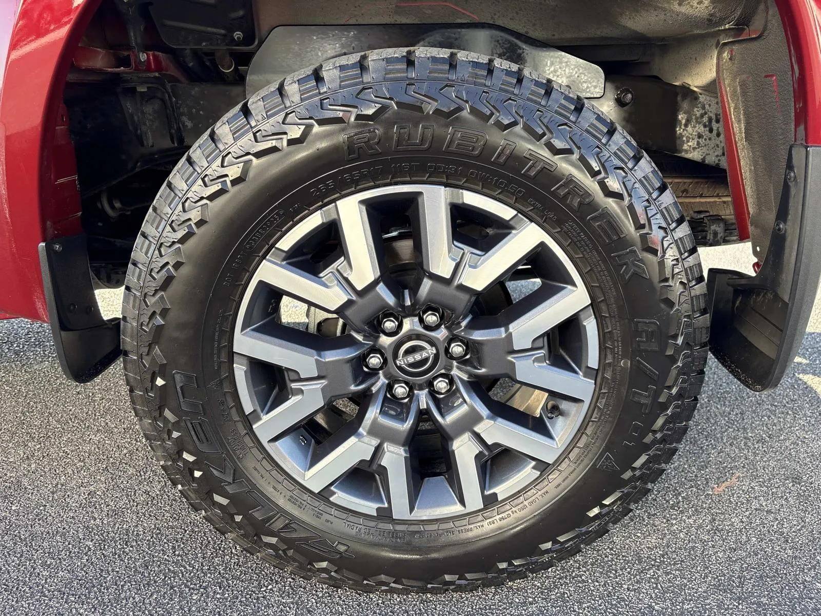 2025 Nissan Frontier SL - Photo 11