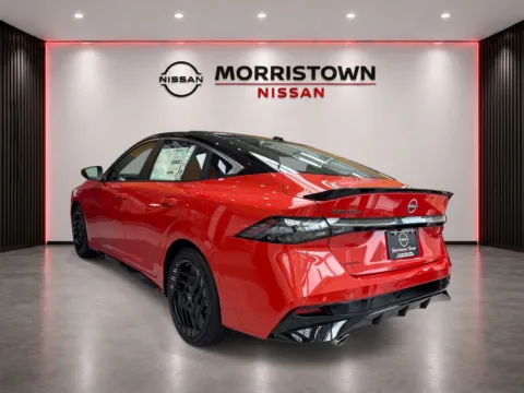More photos of 2027 Nissan Sentra SR at Morristown Nissan, TN