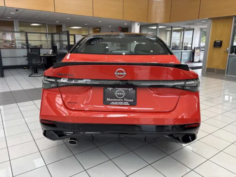 More photos of 2027 Nissan Sentra SR at Morristown Nissan, TN