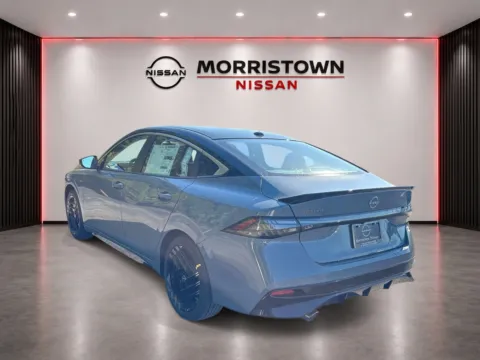 More photos of 2027 Nissan Sentra SR at Morristown Nissan, TN