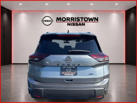 More photos of 2027 Nissan Rogue Dark Armor at Morristown Nissan, TN