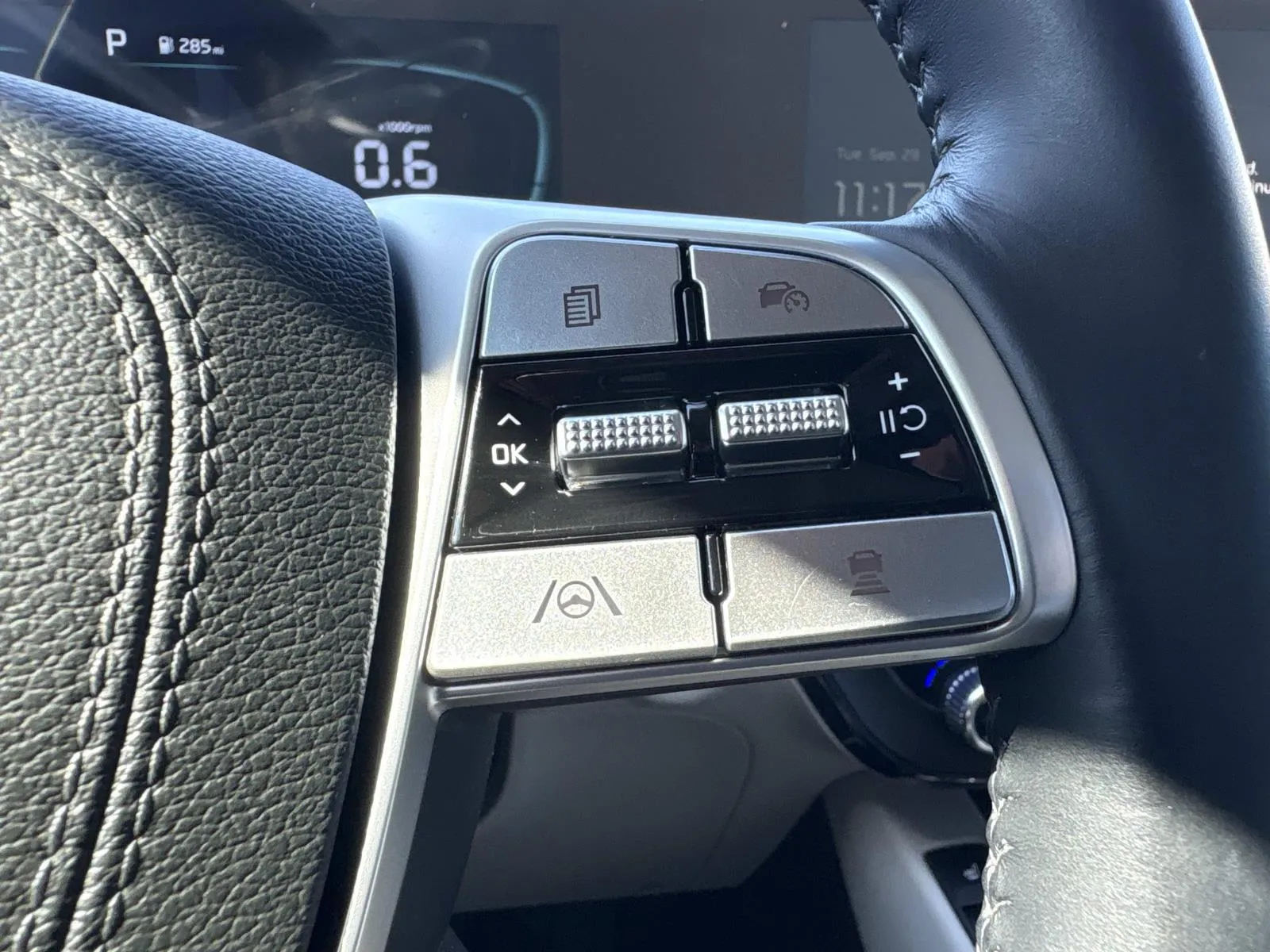 2025 Kia Telluride S - Photo 34