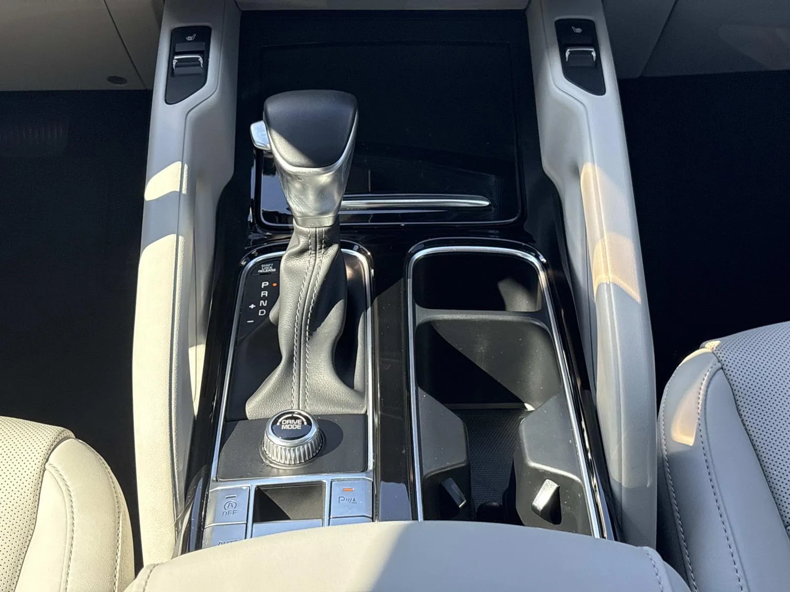 2025 Kia Telluride S - Photo 15