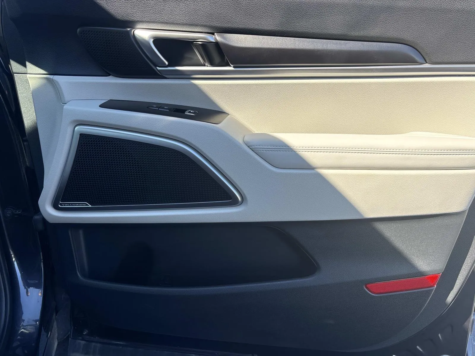 2025 Kia Telluride S - Photo 26