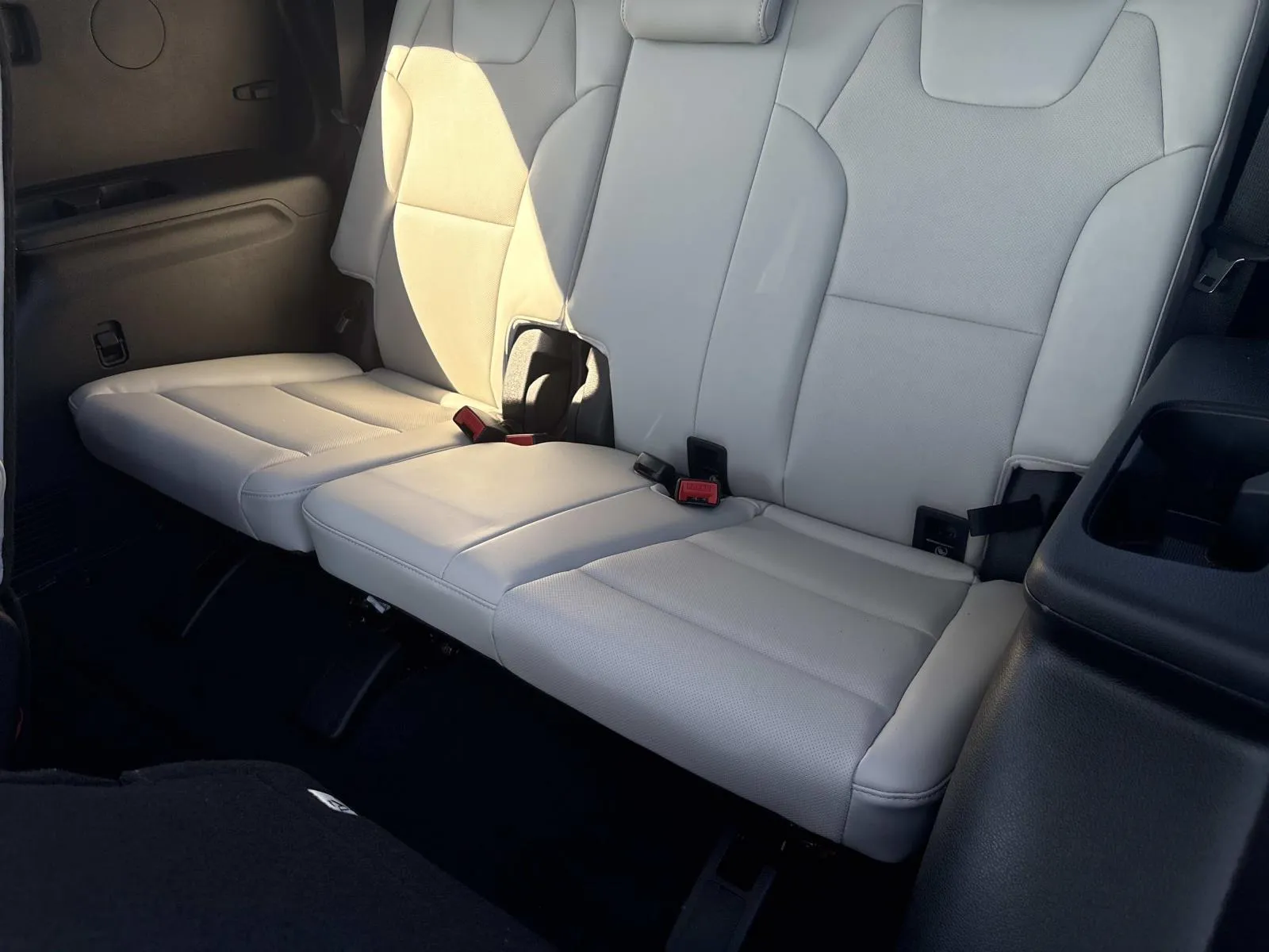 2025 Kia Telluride S - Photo 21