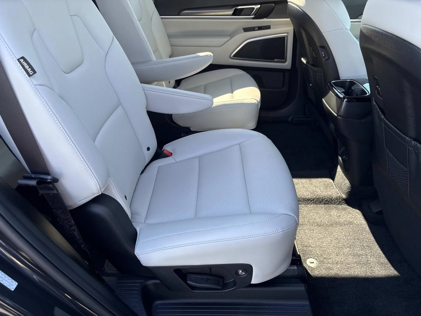 2025 Kia Telluride S - Photo 25