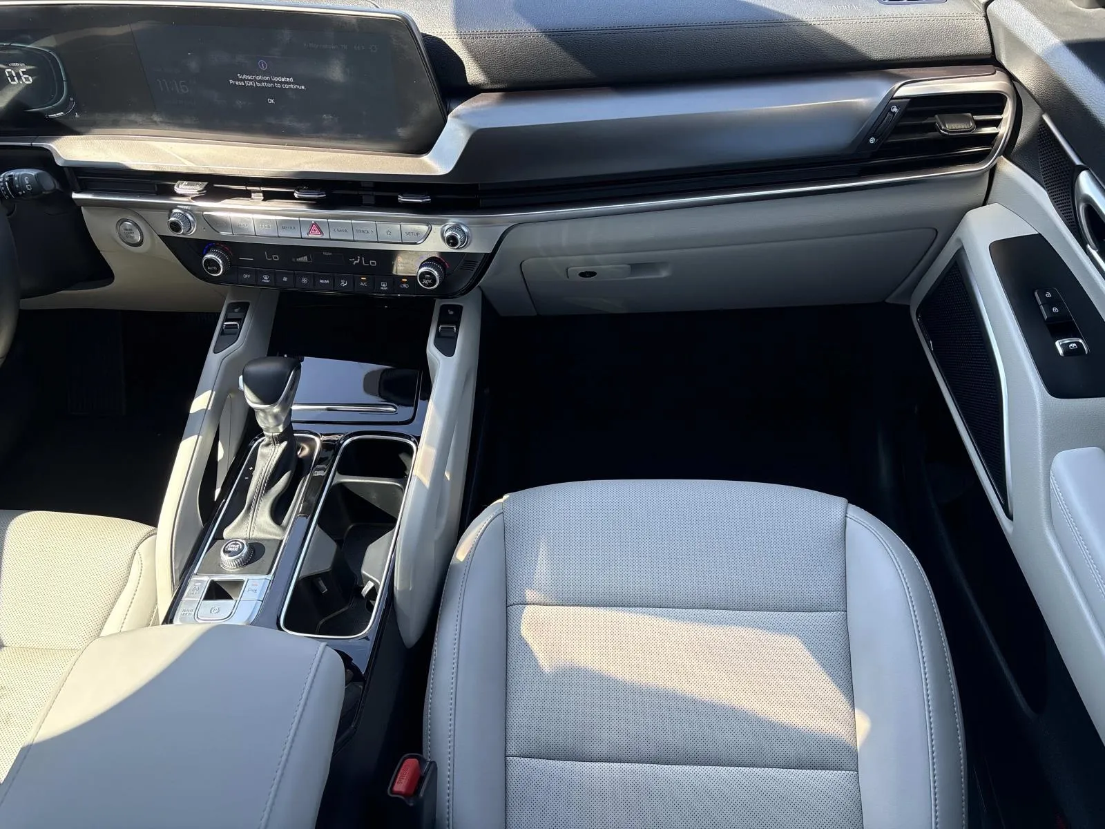 2025 Kia Telluride S - Photo 14