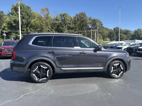 Photos of 2025 Kia Telluride S for sale in Morristown, TN at Morristown Nissan