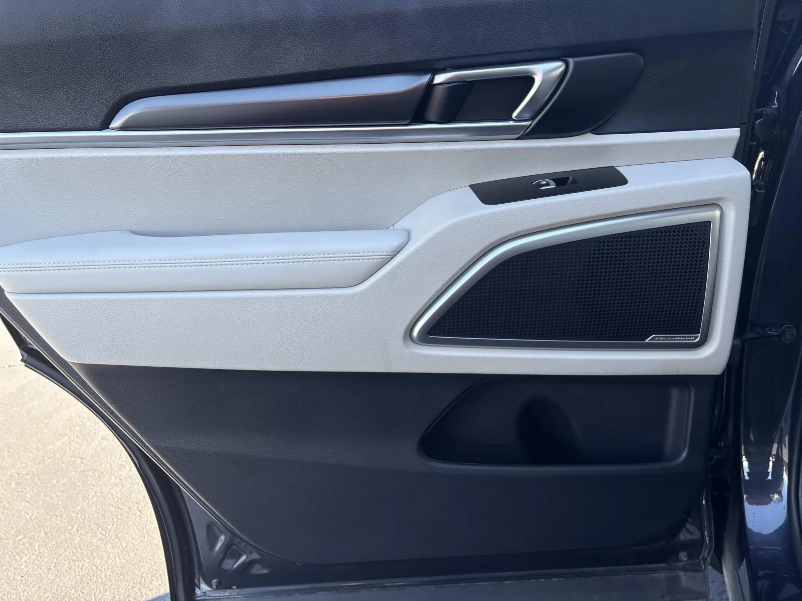 2025 Kia Telluride S - Photo 19