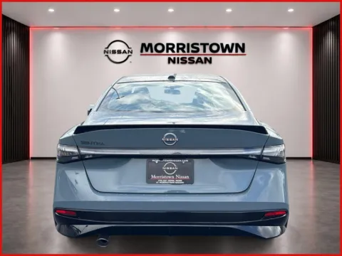 More photos of 2027 Nissan Sentra SR at Morristown Nissan, TN