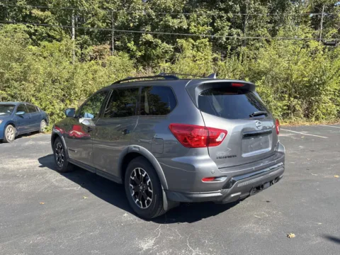 More photos of 2019 Nissan Pathfinder SL at Morristown Nissan, TN