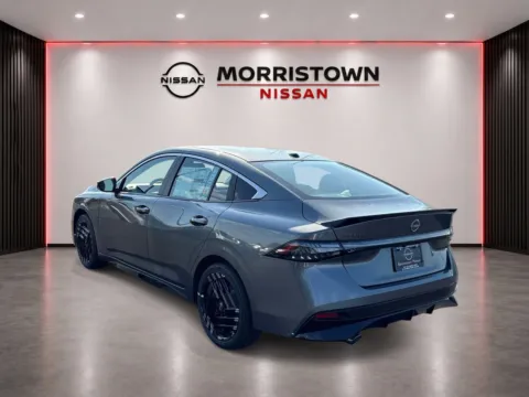 More photos of 2027 Nissan Sentra SR at Morristown Nissan, TN