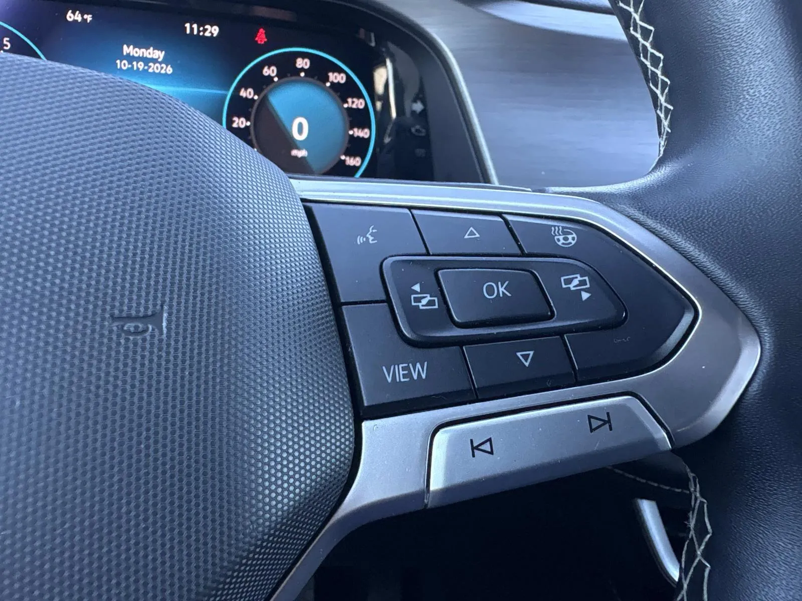 2025 Volkswagen Atlas Cross Sport SE w/Tech - Photo 27