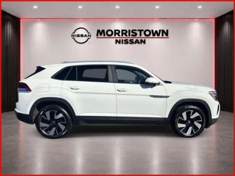 Photos of 2025 Volkswagen Atlas Cross Sport 2.0T SE w/Technology for sale in Morristown, TN at Morristown Nissan