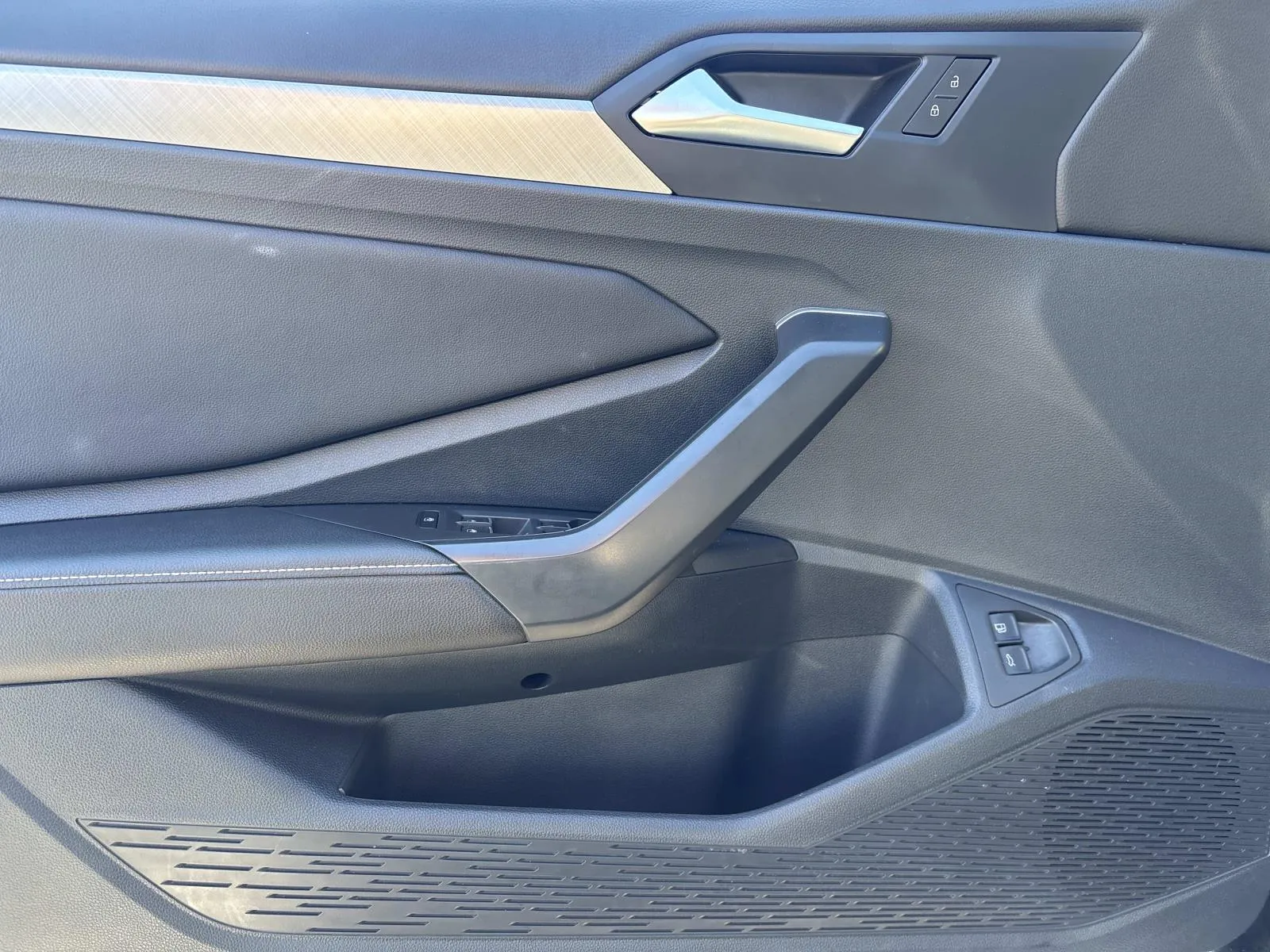 2024 Volkswagen Jetta SE - Photo 23