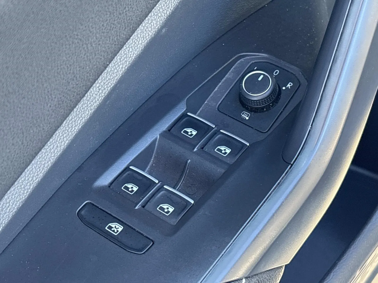 2024 Volkswagen Jetta SE - Photo 24