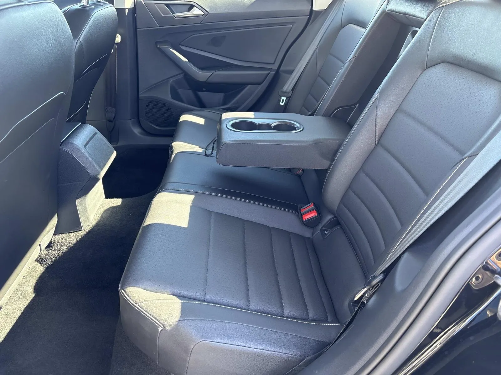 2024 Volkswagen Jetta SE - Photo 18