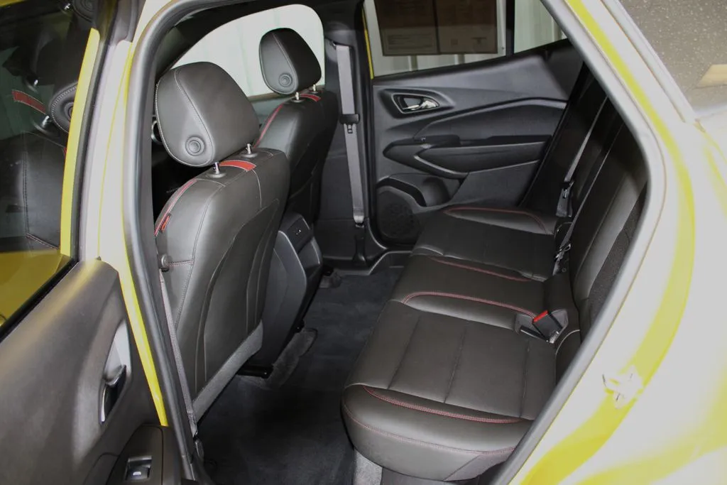 2025 Chevrolet Trax RS - Photo 48
