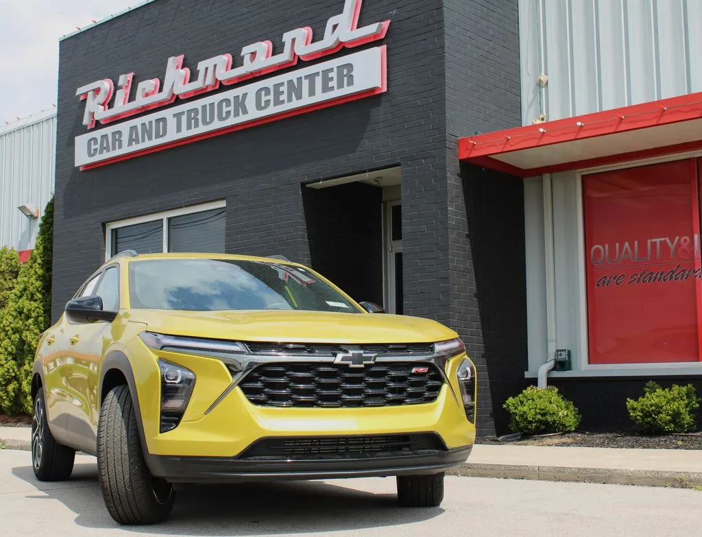 2025 Chevrolet Trax RS - Photo 2