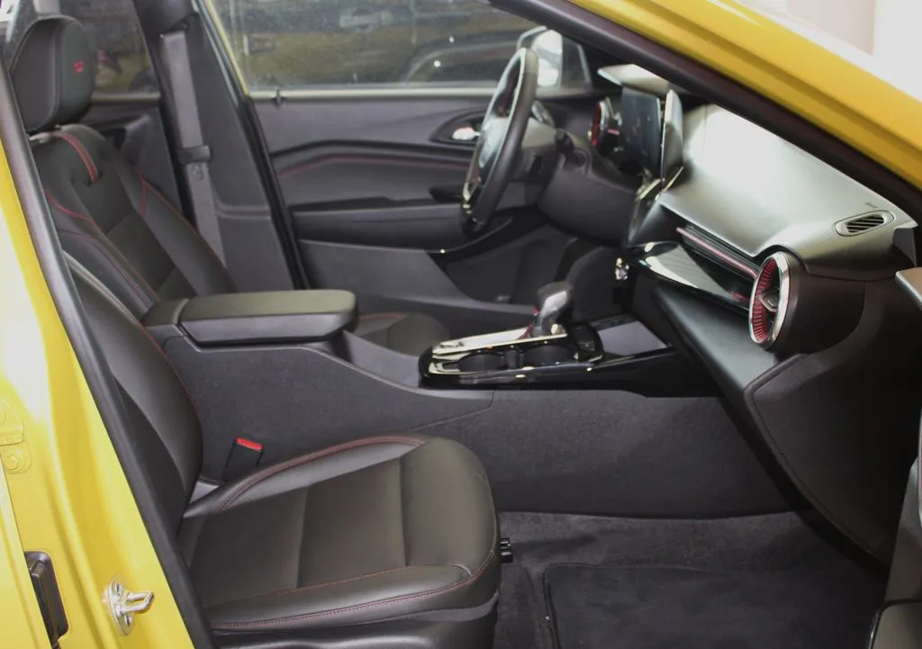 2025 Chevrolet Trax RS - Photo 40