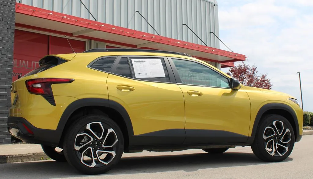 2025 Chevrolet Trax RS - Photo 12