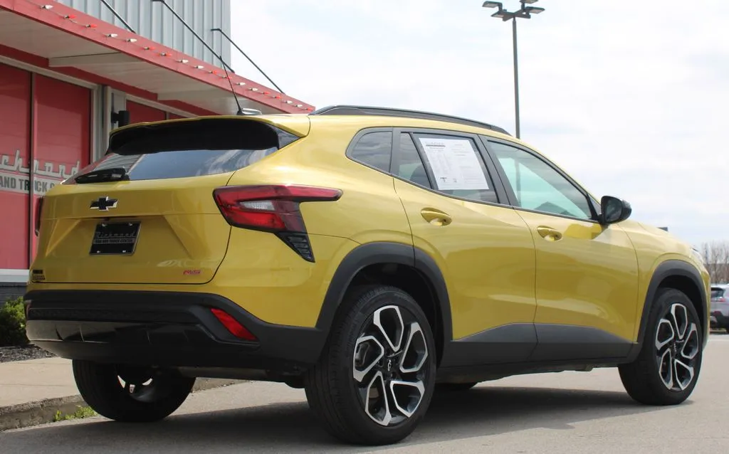 2025 Chevrolet Trax RS - Photo 16