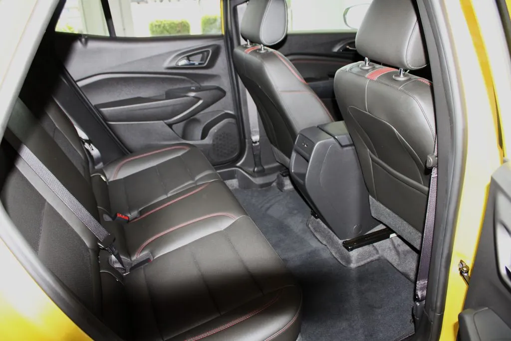 2025 Chevrolet Trax RS - Photo 45