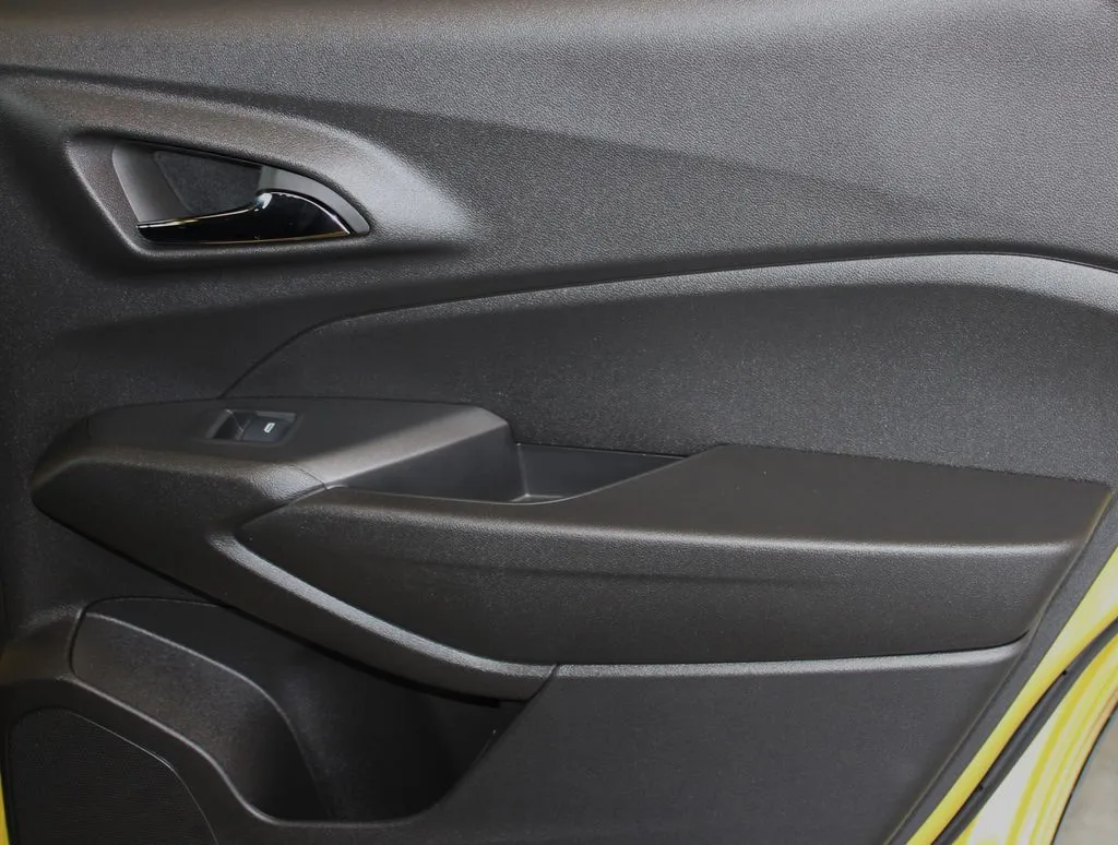 2025 Chevrolet Trax RS - Photo 47