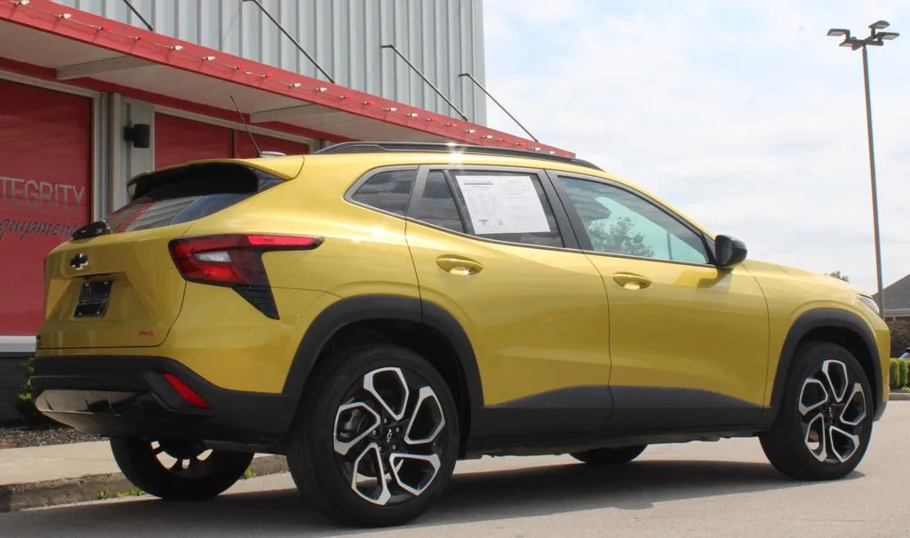 2025 Chevrolet Trax RS - Photo 14