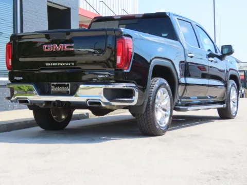 More photos of 2021 GMC Sierra 1500 SLT at Richmond Car and Truck Center, KY