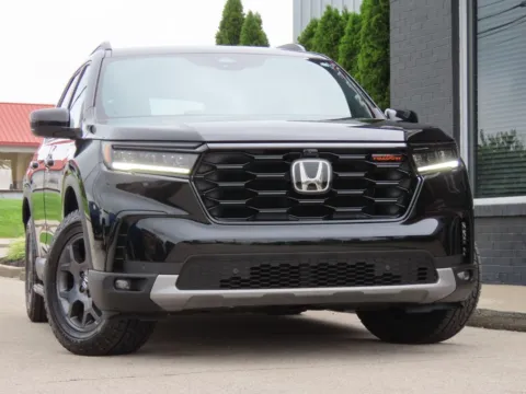 Black 2024 Honda Pilot TrailSport for sale in Richmond, KY