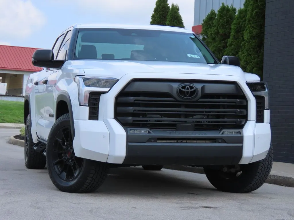 White 2023 Toyota Tundra SR5 for sale in Richmond, KY