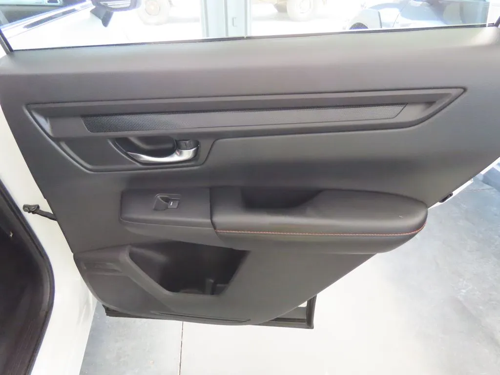 2025 Honda CR-V Sport - Photo 39