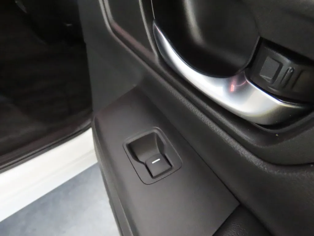2025 Honda CR-V Sport - Photo 38