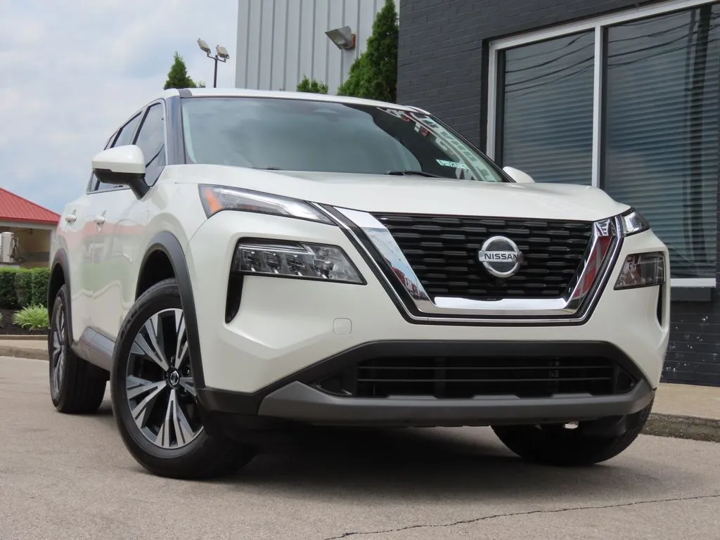 White 2021 Nissan Rogue SV for sale in Richmond, KY