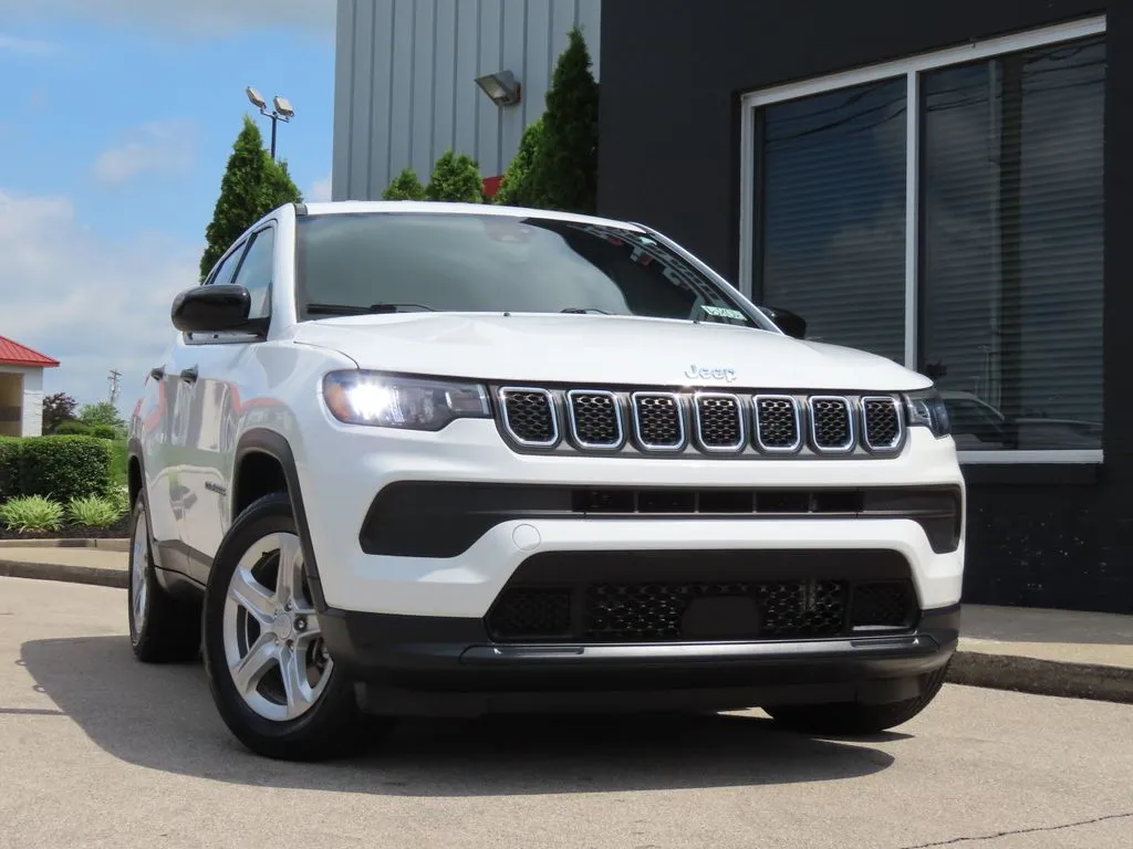 White 2023 Jeep Compass Sport for sale in Richmond, KY