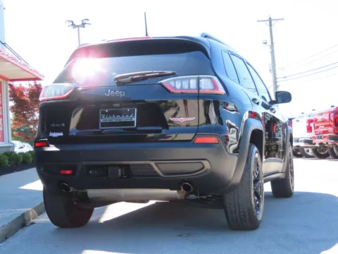 More photos of 2021 Jeep Cherokee Trailhawk at Richmond Car and Truck Center, KY
