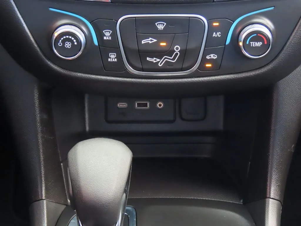 2023 Chevrolet Equinox LT - Photo 40