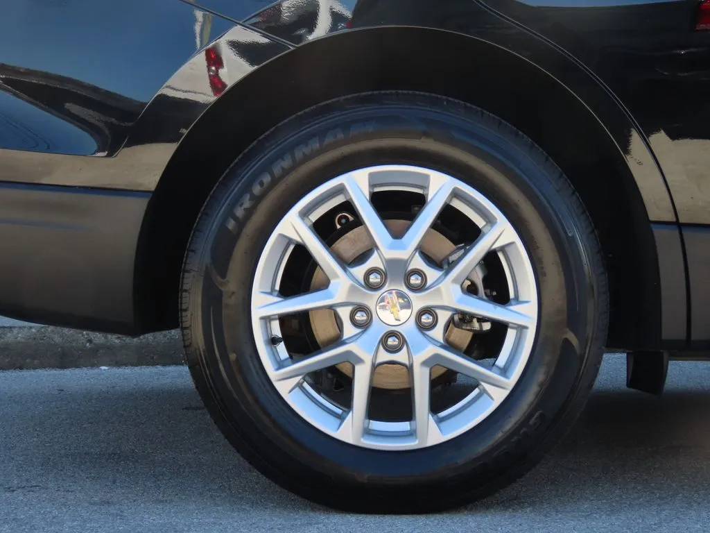 2023 Chevrolet Equinox LT - Photo 18
