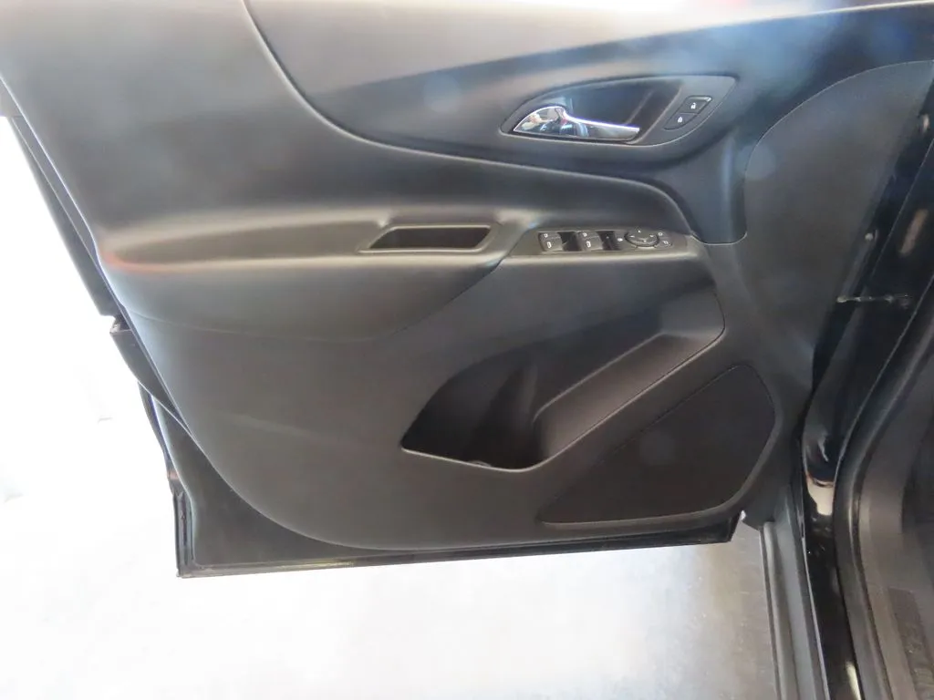 2023 Chevrolet Equinox LT - Photo 19