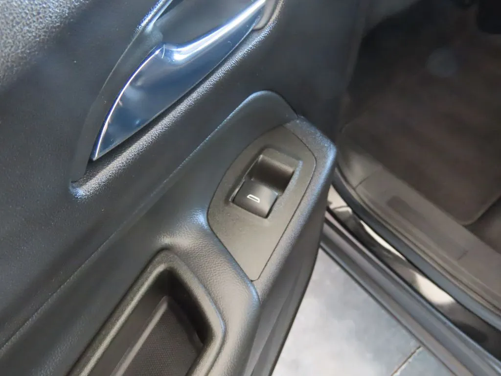 2023 Chevrolet Equinox LT - Photo 24