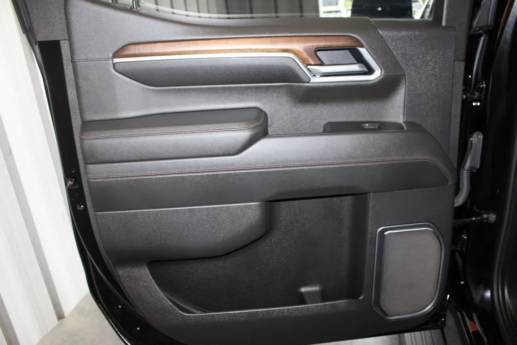 2025 Chevrolet Silverado 1500 High Country - Photo 37