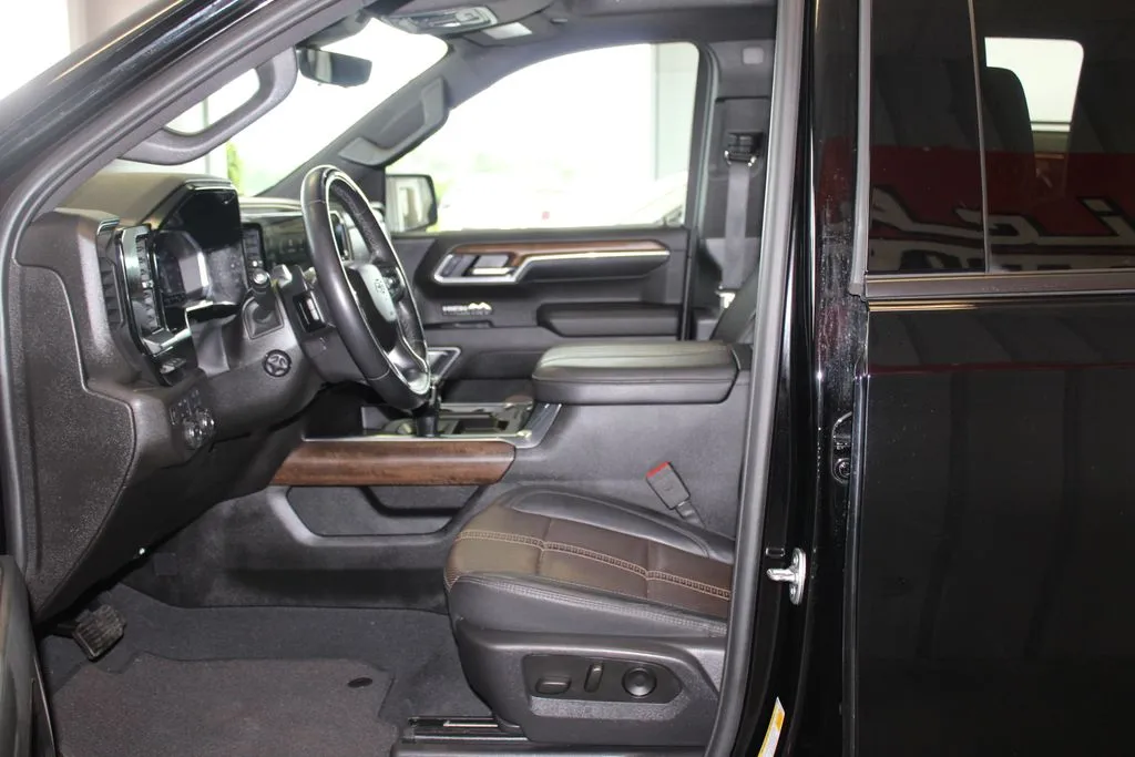 2025 Chevrolet Silverado 1500 High Country - Photo 48