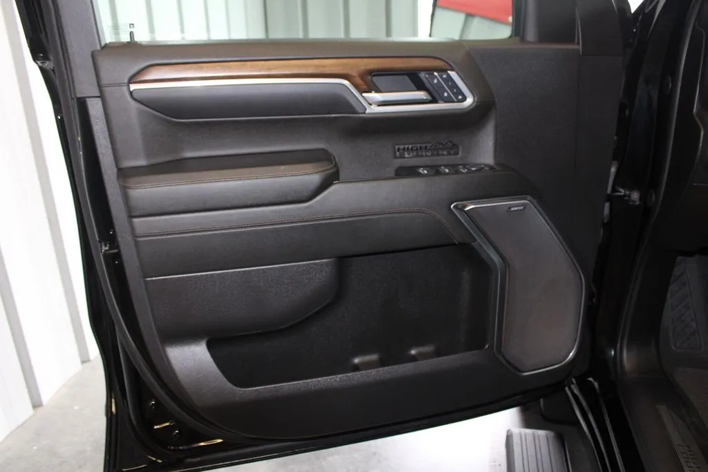 2025 Chevrolet Silverado 1500 High Country - Photo 50