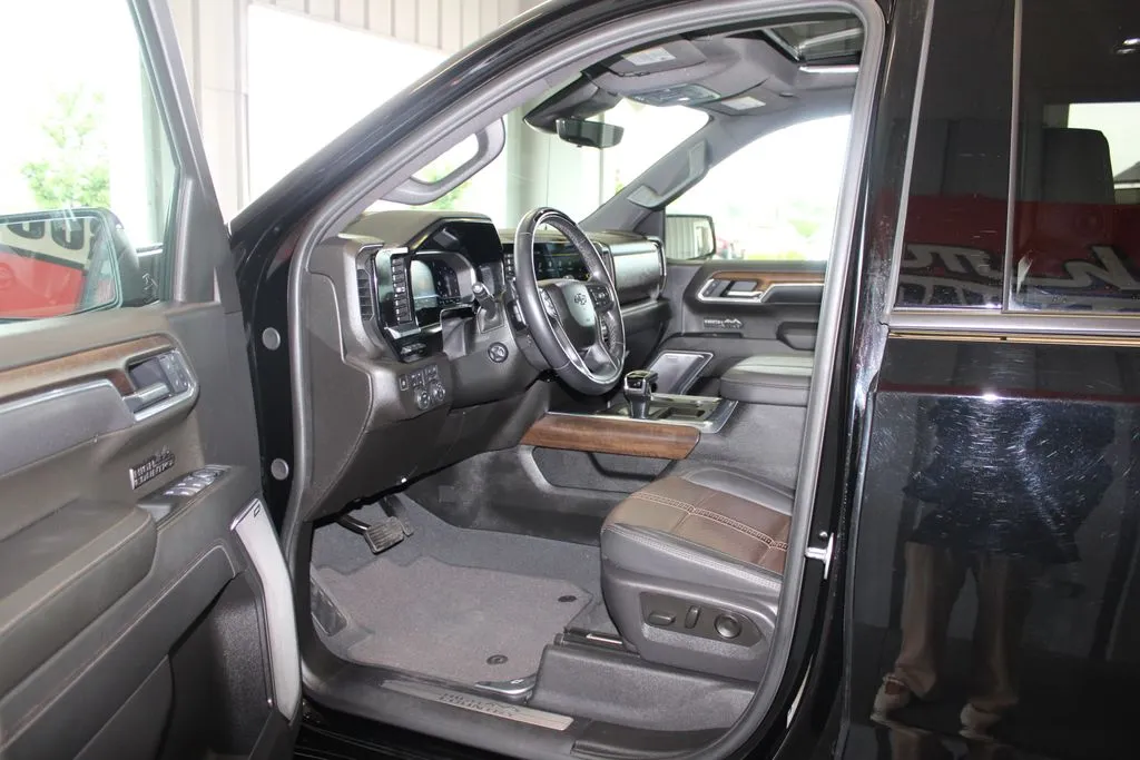 2025 Chevrolet Silverado 1500 High Country - Photo 49
