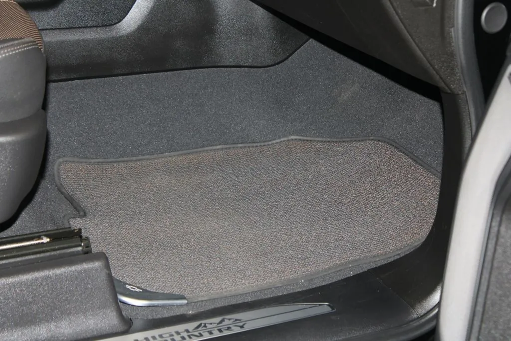 2025 Chevrolet Silverado 1500 High Country - Photo 40