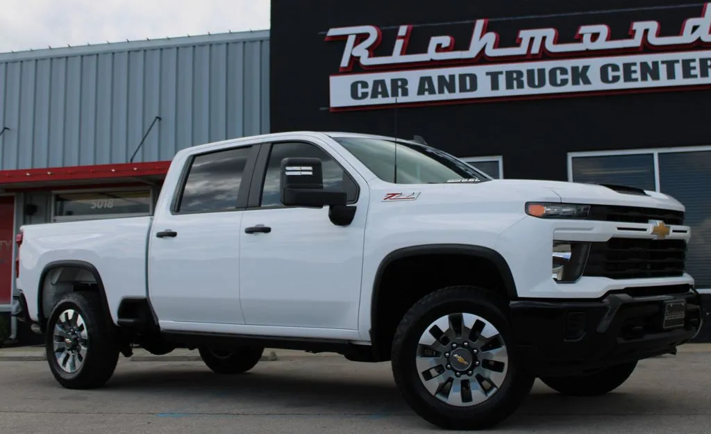 White 2025 Chevrolet Silverado 2500HD Custom for sale in Richmond, KY