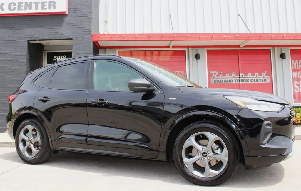 Black 2024 Ford Escape ST-Line for sale in Richmond, KY