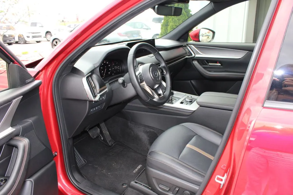 2025 Mazda CX-90 Premium Plus Package - Photo 36